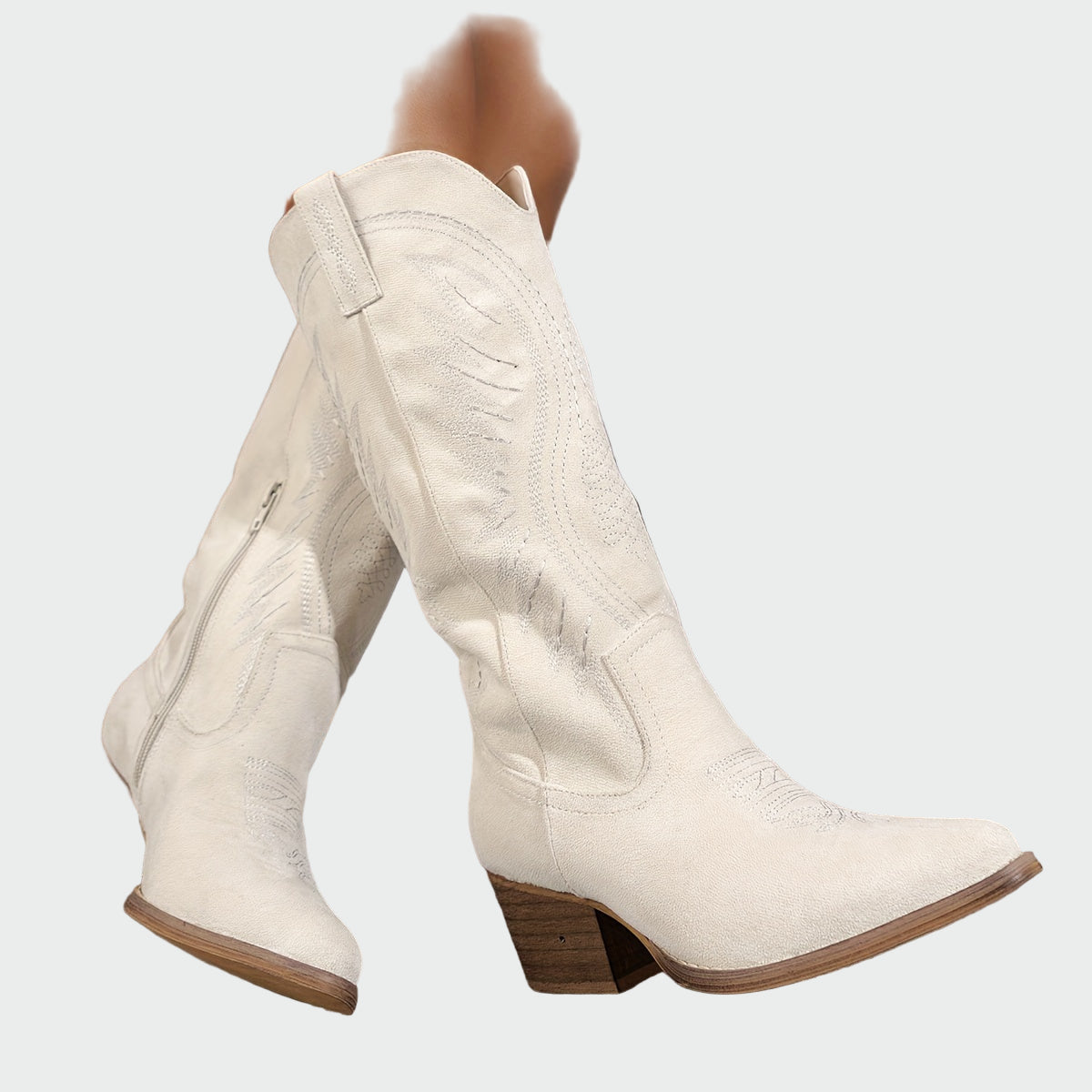 Botine stilate brodate în stil vestern