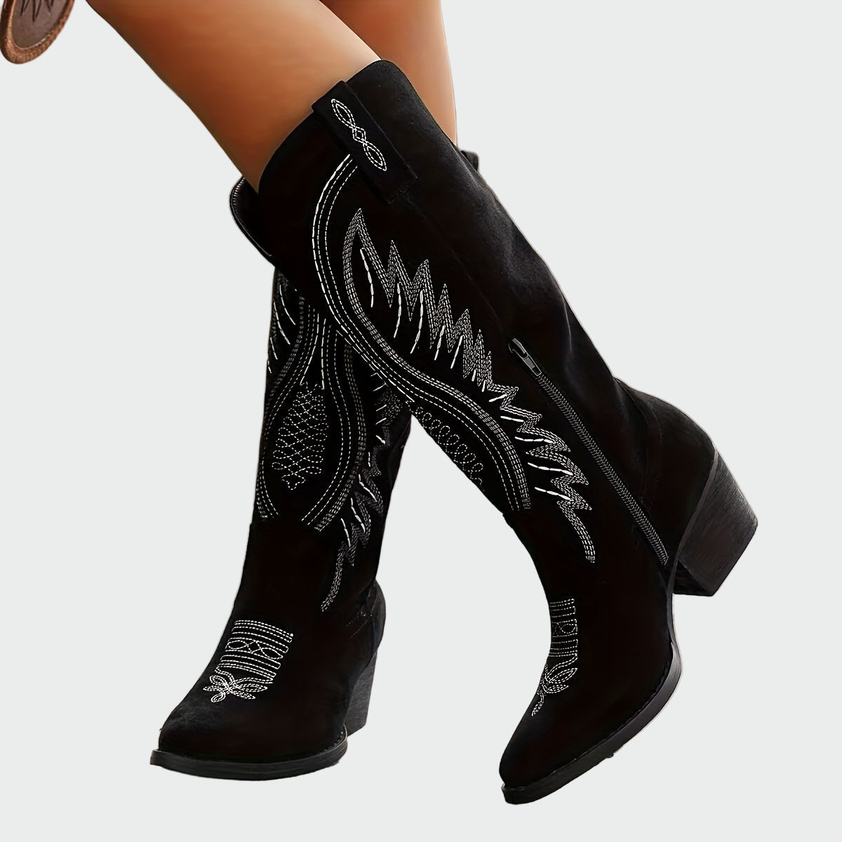 Botine stilate brodate în stil vestern