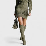 Rhea - Rochie elegantă din suede cu franjuri