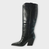 Pantofi cu model de crocodil și toc elegant