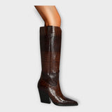 Pantofi cu model de crocodil și toc elegant