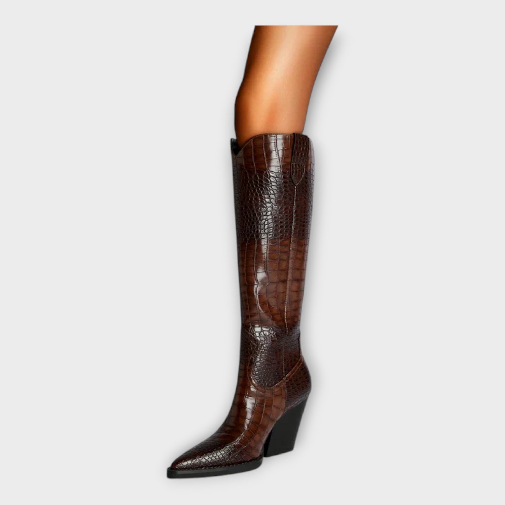 Pantofi cu model de crocodil și toc elegant